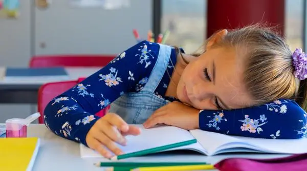 Mahmureala școlară: de ce copiii se obosec după patru săptămâni, nu din prima zi