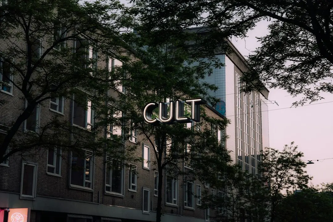 Un bilet în cutia de prânz: micul gest care luminează ziua copilului