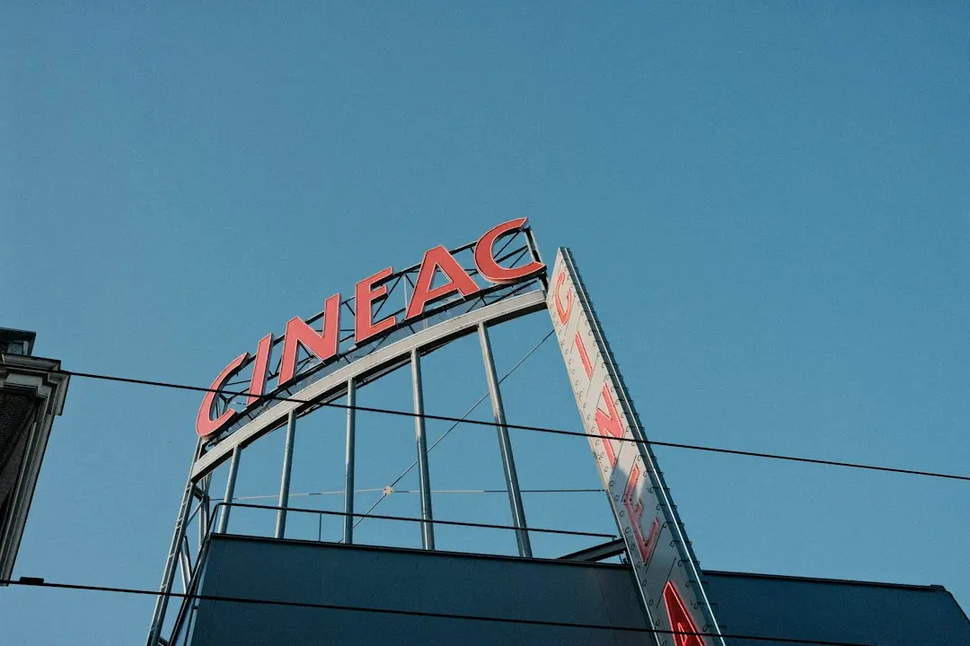 Cine mai ești după ce devii mamă? Metamorfoza invizibilă a identității