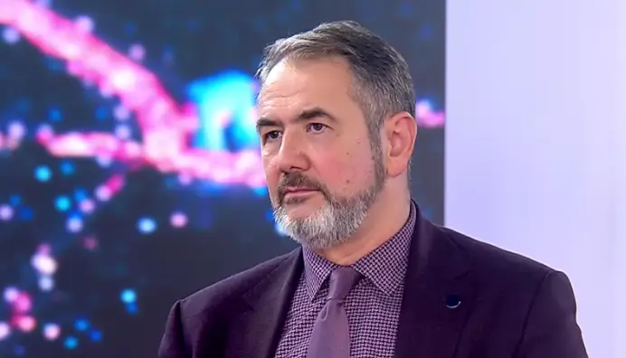 „Trebuie să ne diferențiem de AI prin empatie și gândire critică