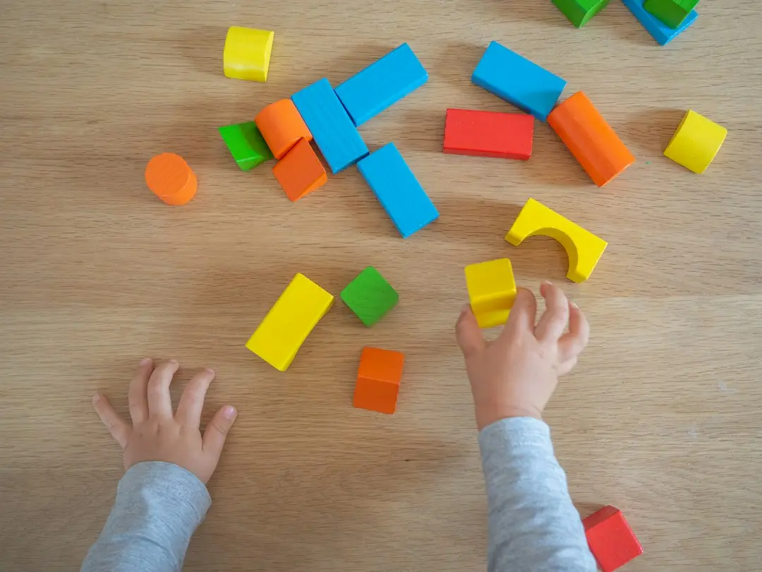 Cum se construiește educația copilului între familie și grădiniță