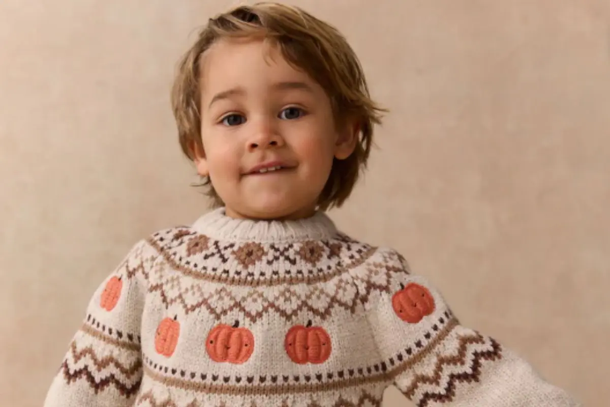 Halloween-ul e aproape aici, jumpers-urile adorabile de Halloween pentru bebeluși și copii încep de la doar 15 lire