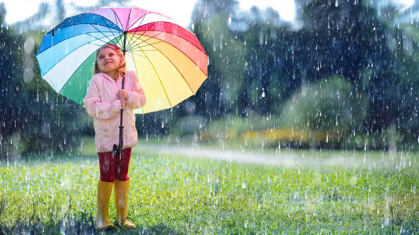 Nume de bebeluș cu parfum de ploaie: inspirație din natură