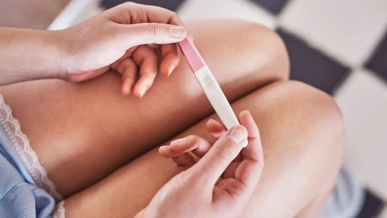 Poți rămâne însărcinată în timpul menstruației? Răspunsul pe care îl cauți